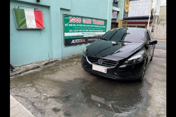 Black Volvo V40 2016 for sale in Makati