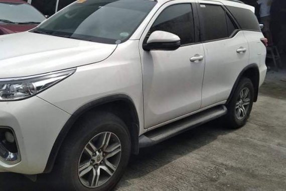 Selling White Toyota Fortuner 2019 in Quezon