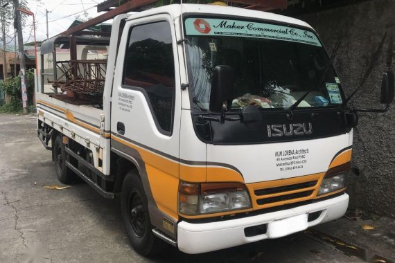 Selling White and Yellow Isuzu Elf 2015 in Imus