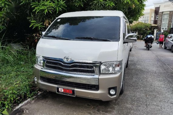 Selling Pearl White Toyota Grandia 2017 in Quezon