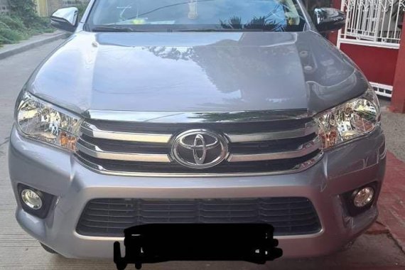 Selling Brightsilver Toyota Hilux 2020 in Valenzuela