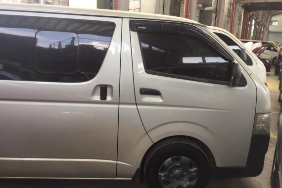 2018 Toyota Hiace Commuter M/T