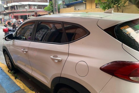 White Hyundai Tucson 2016 for sale in Manila