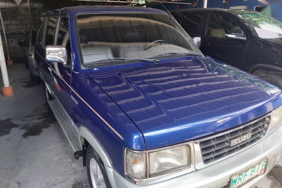 Selling Blue Isuzu Hi-lander Crosswind 2000 in Pasay