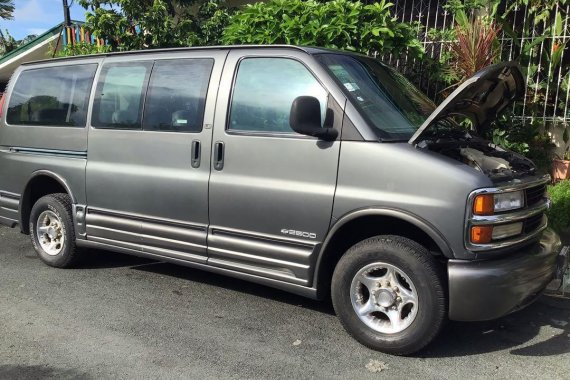 Silver Chevrolet Express 2001 for sale in Carmona