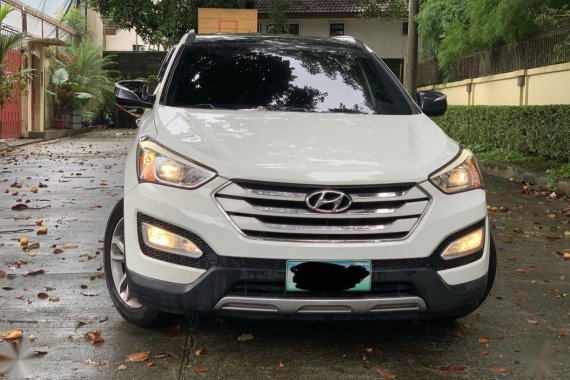 Selling White Hyundai Santa Fe 2013 in Quezon