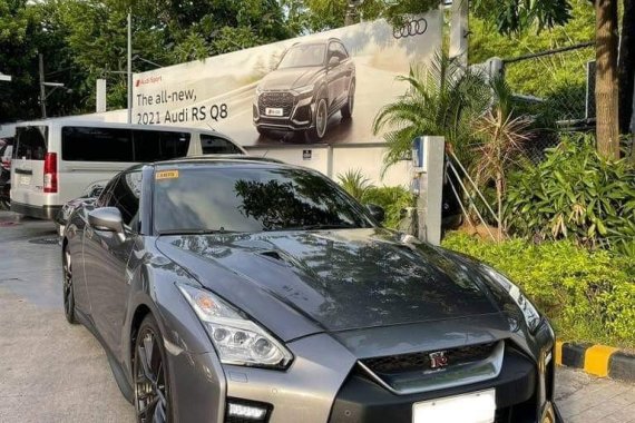 Selling Silver Nissan GT-R 2018 in Quezon