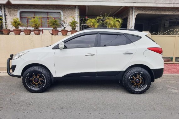 Selling White Hyundai Tucson 2010 in Antipolo