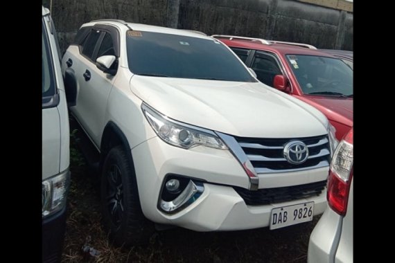 Selling White Toyota Fortuner 2018 in Caloocan