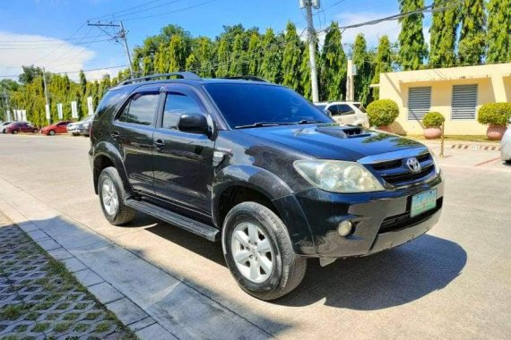 Pre-owned Black 2009 Toyota Fortuner  for sale