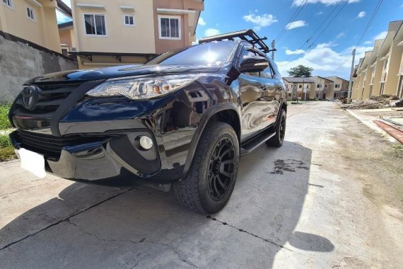 Selling Black Toyota Fortuner 2016 in Magalang