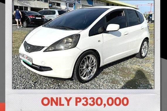 Selling White Honda Jazz 2010 in Mandaue