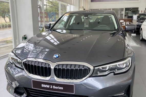 Hot deal! Get this Brand New 2021 BMW 318i Sport with 200,000 Cash Discount