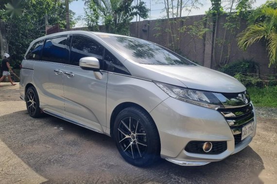 Selling Brightsilver Honda Odyssey 2019 in Malabon