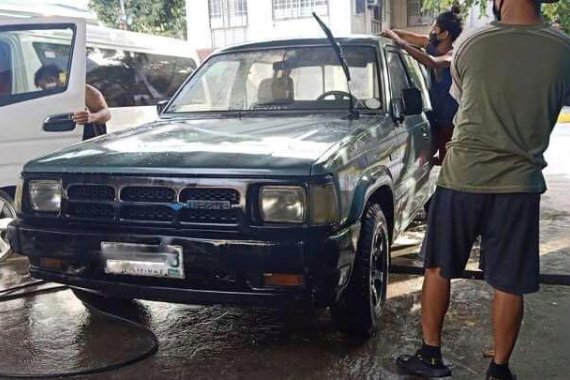 Selling Silver Mazda B2200 1996 in Manila