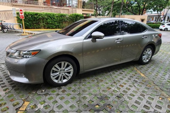 Brightsilver Lexus ES350 2015 for sale in Pasig