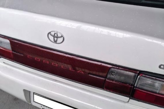 White Toyota Corolla 1994 for sale in Carmona