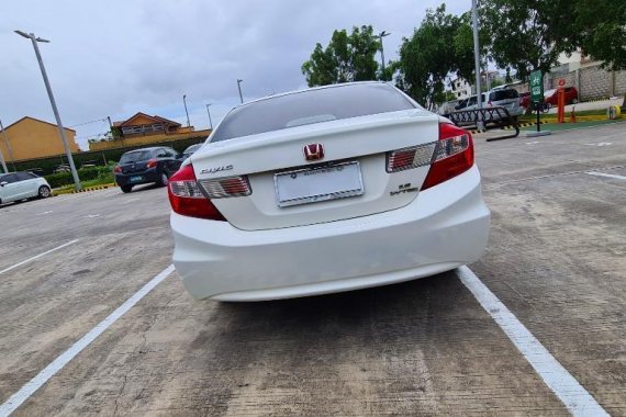 Selling White Honda Civic 2012 in Taguig