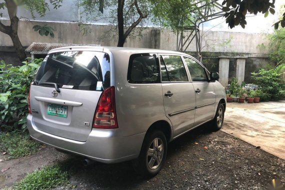 Selling Brightsilver Toyota Innova 2005 in San Juan