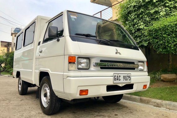 Selling White Mitsubishi L300 2017 in Cebu