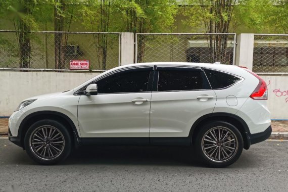 Pearl White Honda CR-V 2012 for sale in Manila