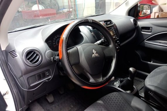 Selling White Mitsubishi Mirage 2013 in Manila