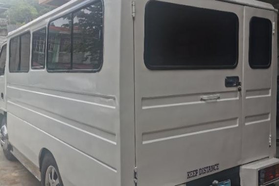 Pearl White Isuzu Elf 2010 for sale in Rizal