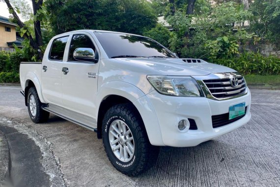 White Toyota Hilux 2013 for sale in Automatic