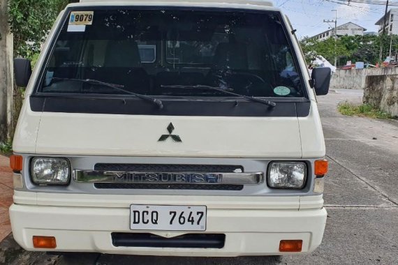 White Mitsubishi L300 2016 for sale in Quezon