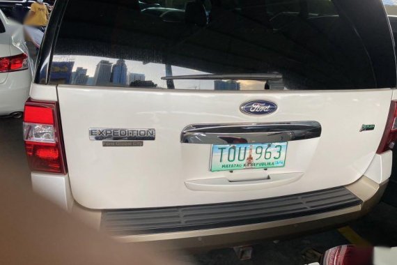Selling White Ford Expedition 2012 in Pasig