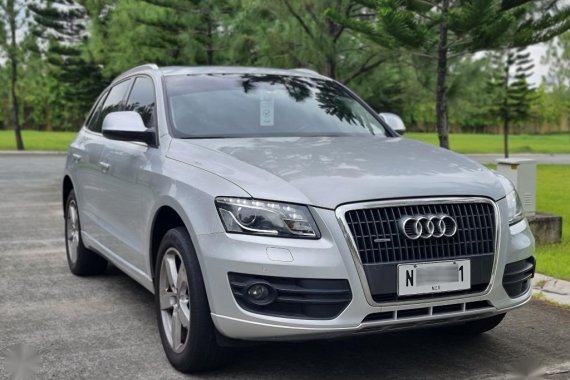 Selling Silver Audi Q5 2010 in Las Piñas