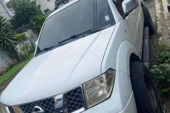  White Nissan Navara 2010 for sale in Automatic