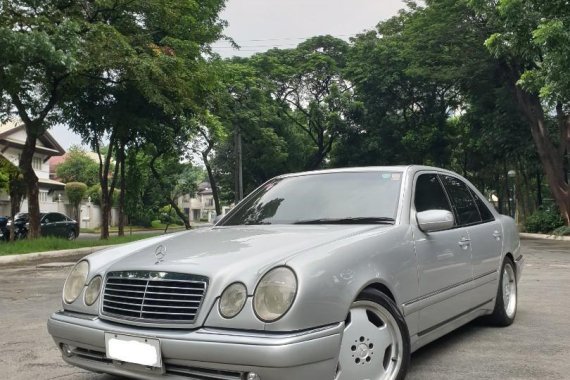 Brightsilver Mercedes-Benz E-Class 1996 for sale in Pasig