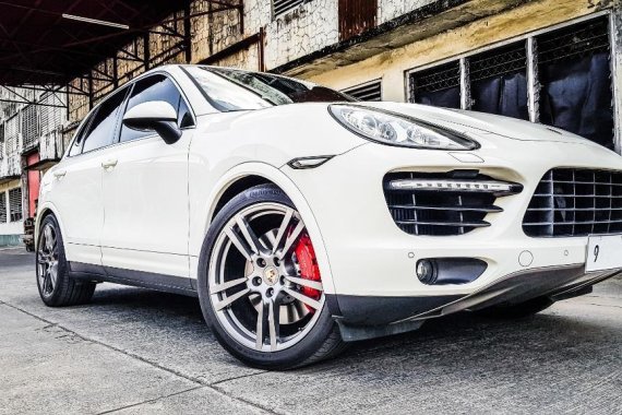 Selling Pearl White Porsche Cayenne 2014 in Quezon