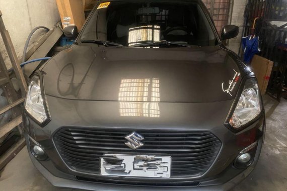 Selling Silver Suzuki Swift 2019 in Pateros