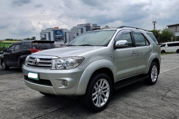 Selling Silver Toyota Fortuner 2009 in Pasig