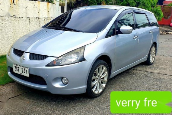 Silver Mitsubishi Grandis 2007 for sale in Automatic