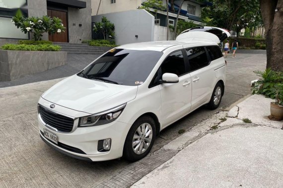 Selling Pearl White Kia Carnival 2016 in Pasig