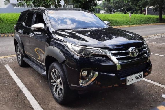 Selling Black Toyota Fortuner 2016 in Manila