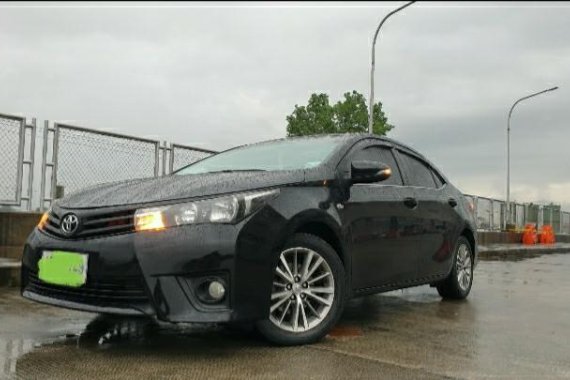 Selling Black Toyota Corolla Altis 2015 in Marikina