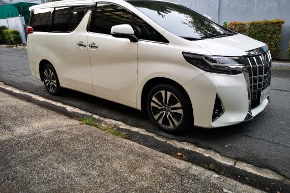 Pearl White Toyota Alphard 2019 for sale in Mandaluyong