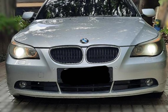 Selling Silver BMW 520D 2004 in Pasig