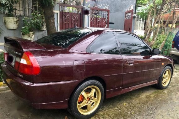 Selling Red Mitsubishi Lancer 2000 in Manila