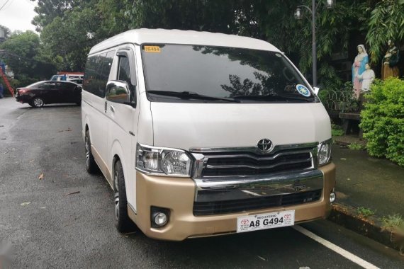 Selling Pearl White Toyota Hiace Super Grandia 2019 in Manila