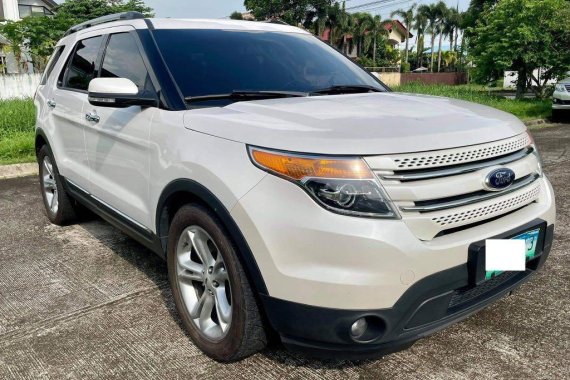 Selling Pearl White Ford Explorer 2014 in Makati