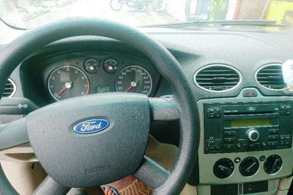 Brightsilver Ford Focus 2006 for sale in Quezon