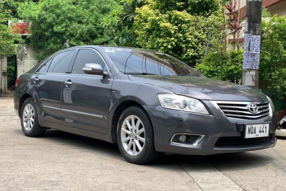 Selling Grey Toyota Camry 2010 in Las Piñas