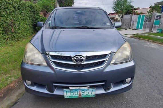 Selling Blue Toyota Avanza 2010 in Malabon