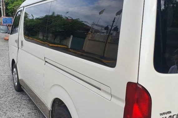 Pearl White Toyota Hiace Super Grandia 2013 for sale in Manila
