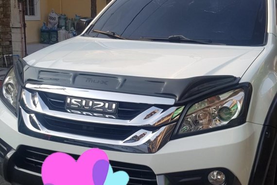 Pearl White Isuzu Mu-X 2015 for sale in Automatic